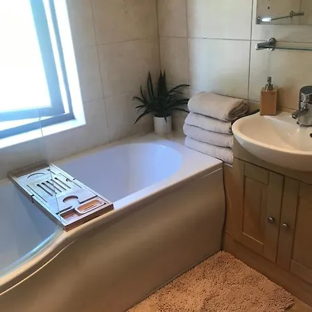 3 Bedroom With Stunning Views And Hot Tub * Birmingham